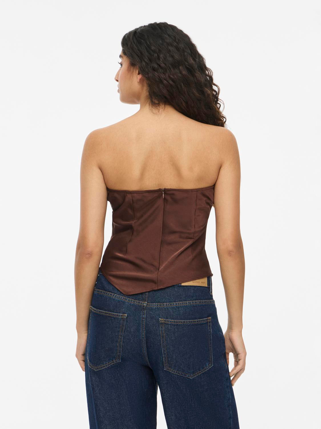 model_shot-back